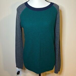 Fenn wright Manson women’s pull over wool sweater green/grey M